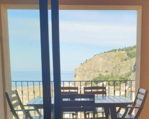 Moderno appartamento con vista su Cefalù
